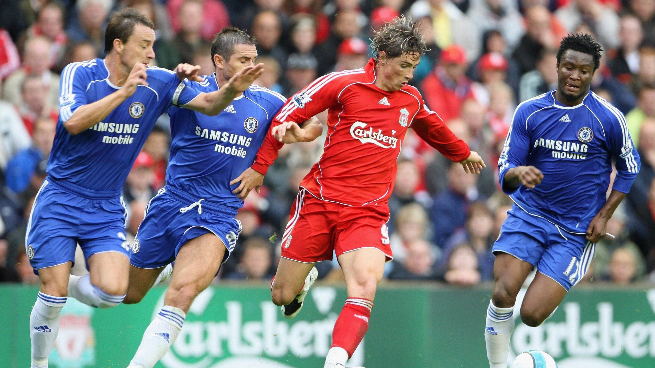 爱游戏app-赛场周边商业区人流激增，城市商圈活力被激活，赛场场地